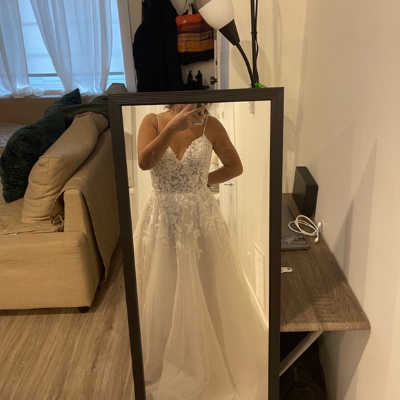 Wedding Dress - Picture 4 of 4